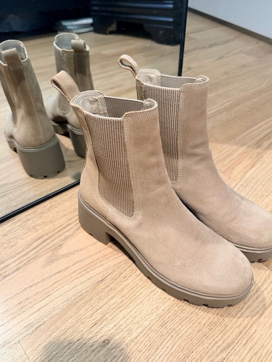 Steve Madden Shoes - Steve Madden Suede Chelsea Platform Booties in Taupe